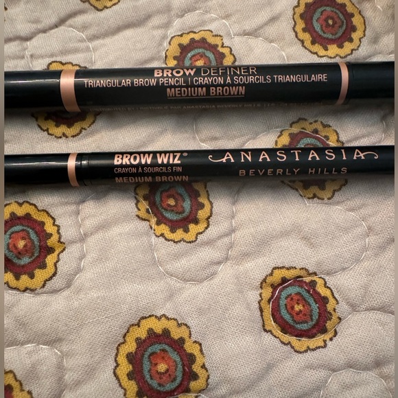 NWT: 2 Anastasia Beverly Hills Eye Brow Pencils:Medium Brown - Picture 5 of 9
